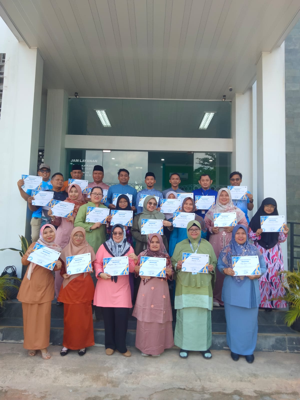 Beri Kontribusi Pemberitaan, Humas MA USB Filial MAN Batam Terima Penghargaan