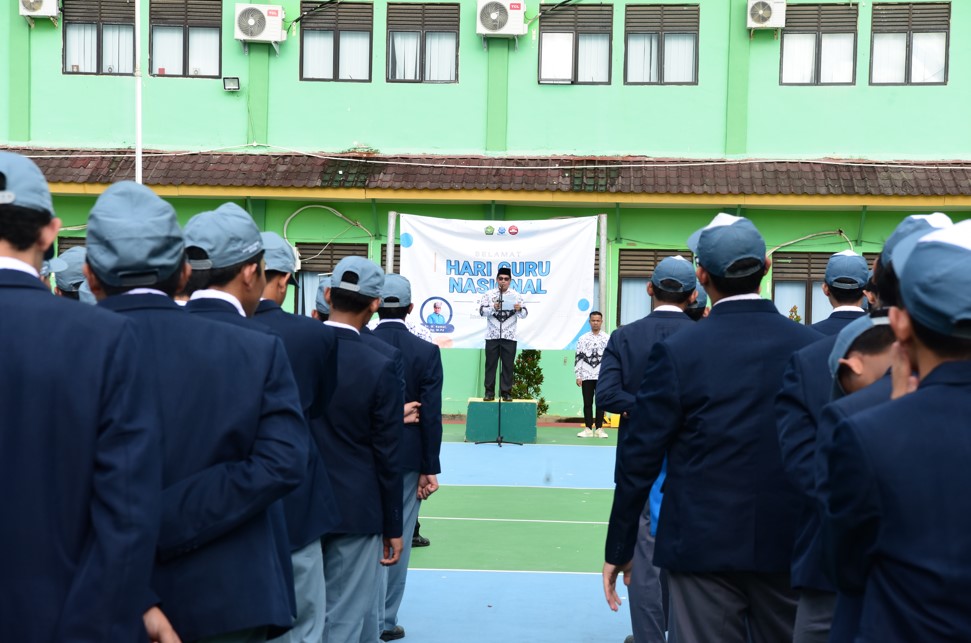 MAN IC Batam Gelar Upacara Hari Guru Nasional 2024 