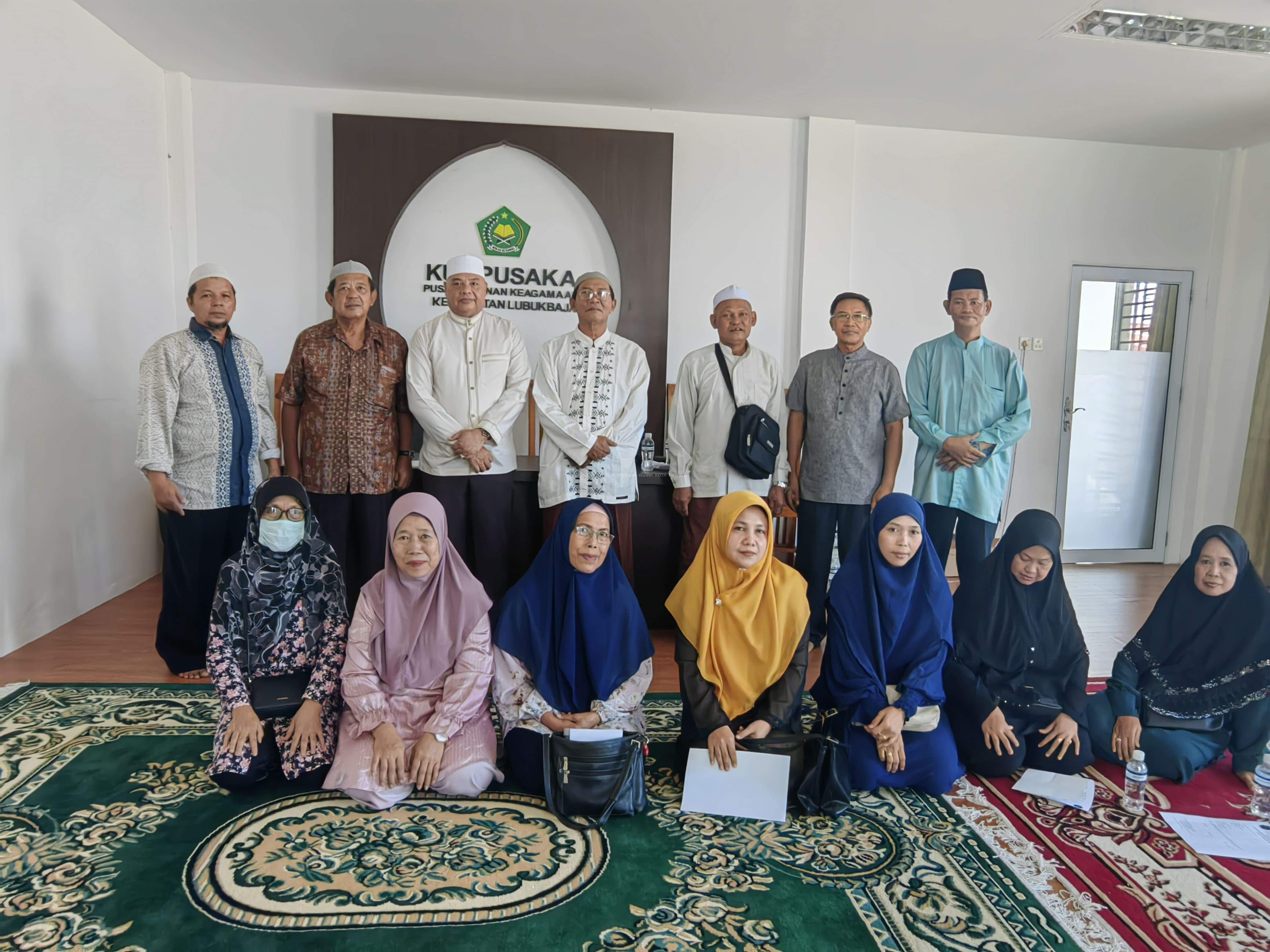 Jama'ah Haji Tahun 2026 Bersilaturahim Ke KUA Lubuk Baja Untuk Memperkuat Dan Memantapkan Niat Yang Murni Menuju Baitullah
