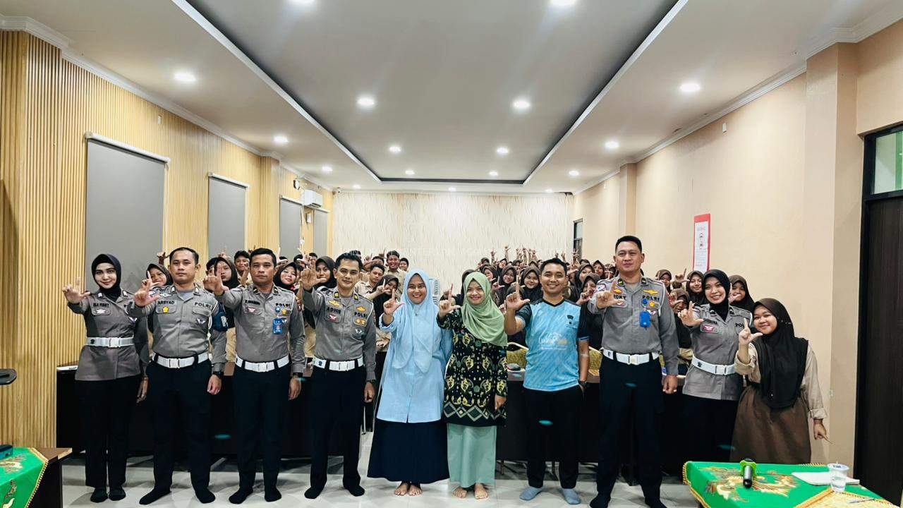 Ditlantas Polda Kepri Gelar Sosialisasi “Police Go to School” di MTs Negeri 1 Batam