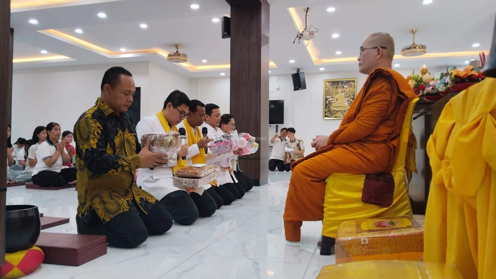 Menghidupkan Semangat Dhamma, Penyelenggara Bimas Buddha Kota Batam Hadiri Perayaan Hari Asadha dan Masa Vassa