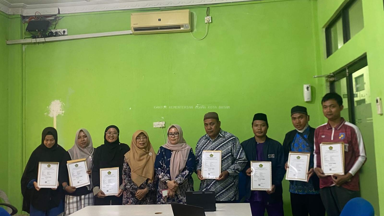 Kemenag Batam Serahkan Izin Operasional (IJOB) TPQ Permohonan Baru