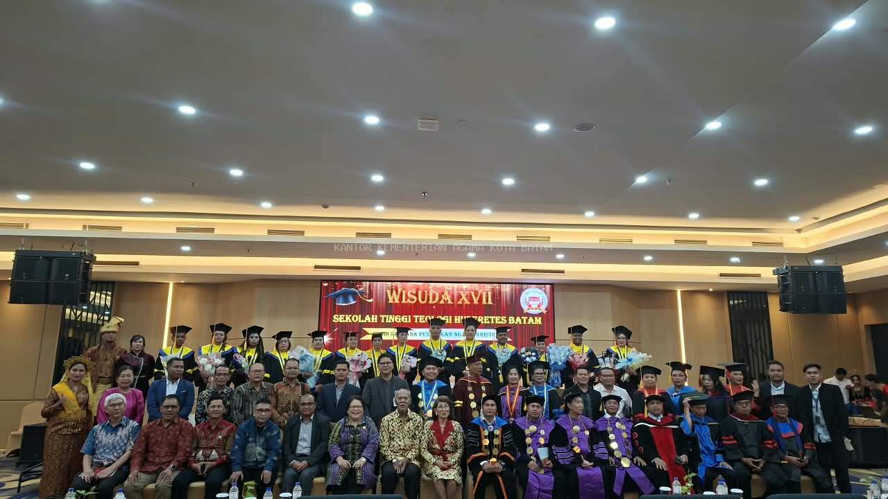 Wisuda XVII STT Huperetes Batam: Lulusan PAK Dipersiapkan Menjawab Tantangan Era Digital