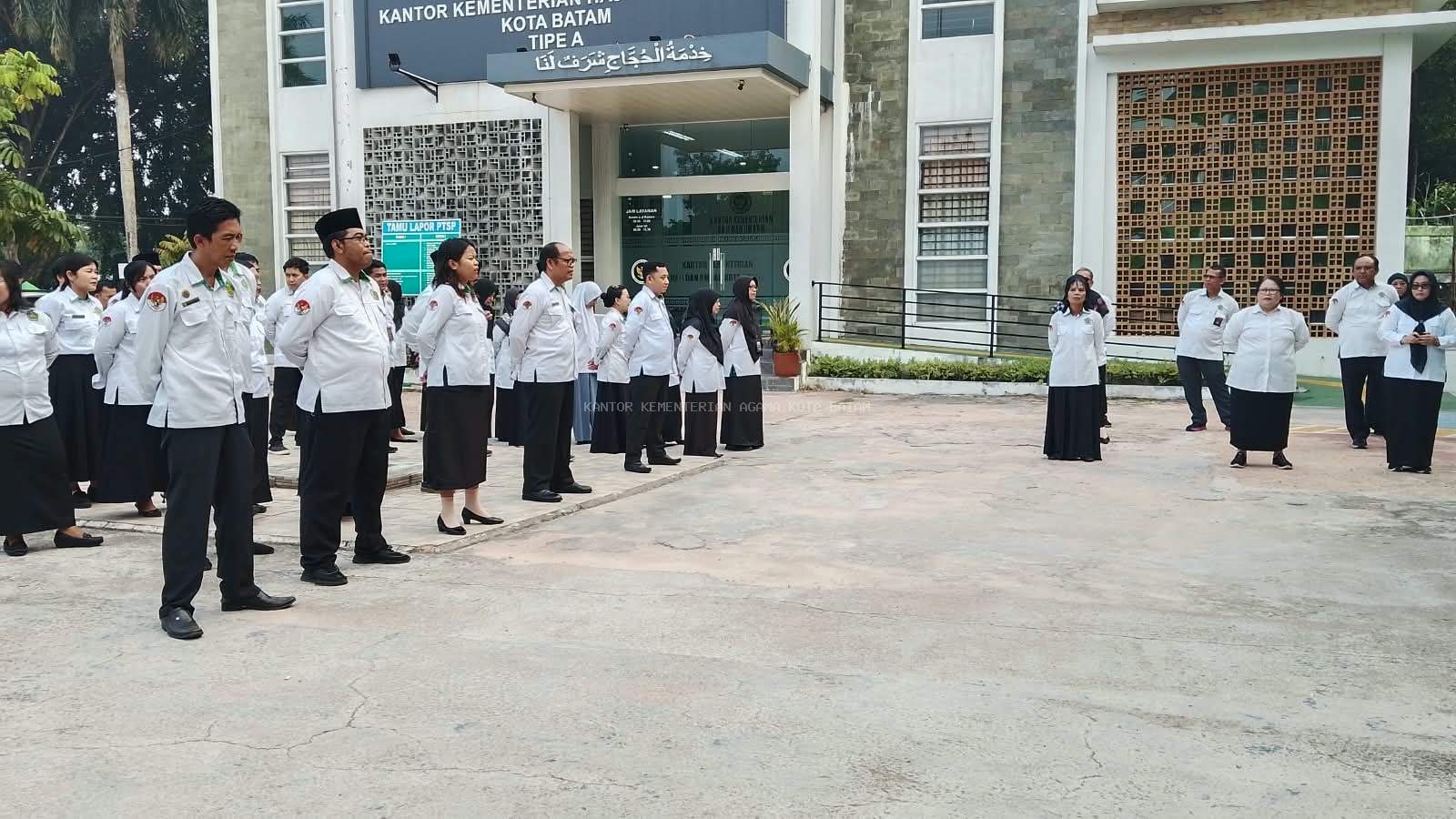 Tingkatkan Kedisiplinan dan Kinerja, Kemenag Batam Gelar Apel Pagi