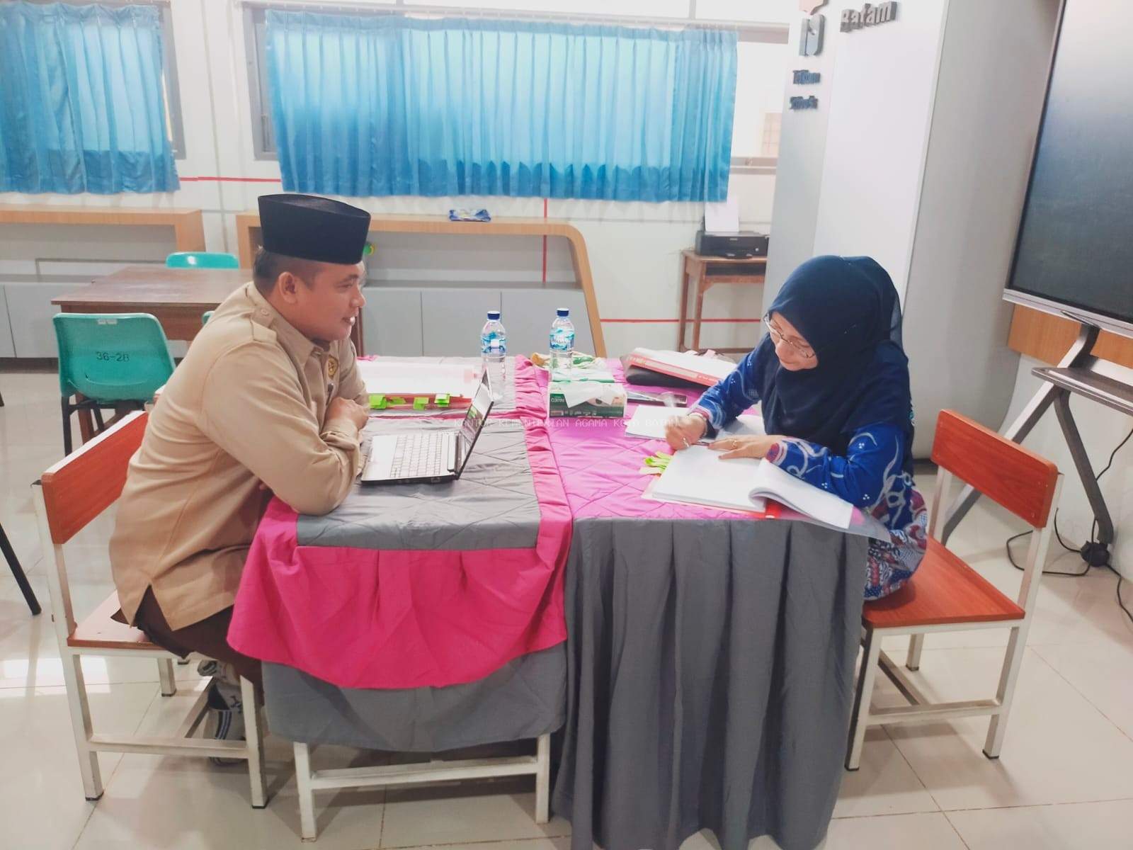 Pengawas PAI Kemenag Batam Lakukan Monitoring BDR di SDS Telkom Sekupang