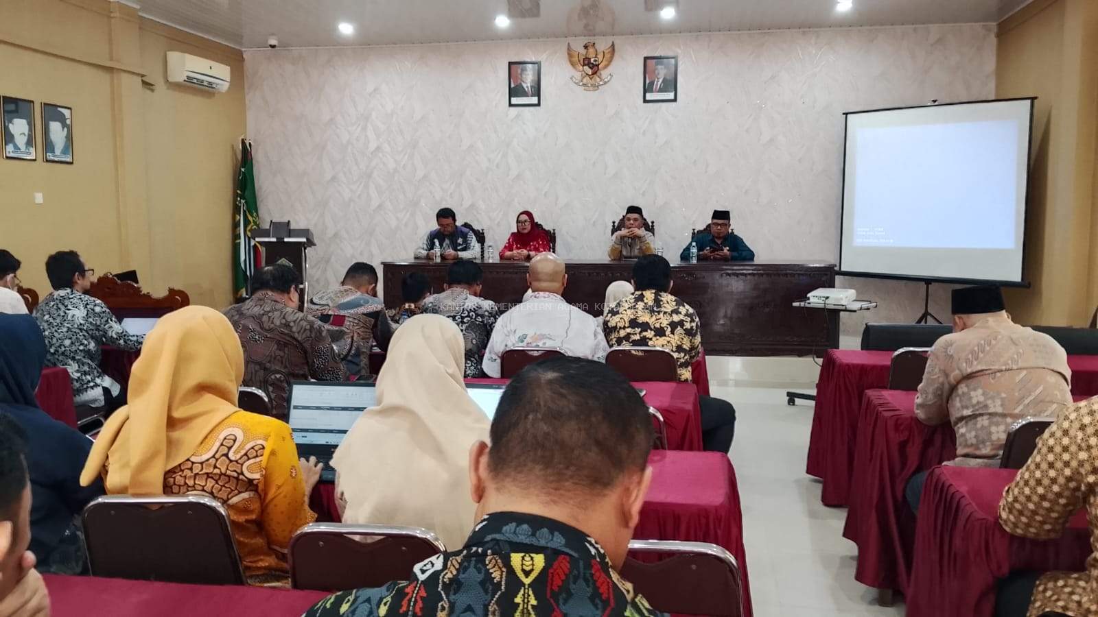 Tingkatkan Akuntabilitas dan Transparansi, Kemenag Batam Gelar Monev dan Sosialisasi Pengelolaan PNBP