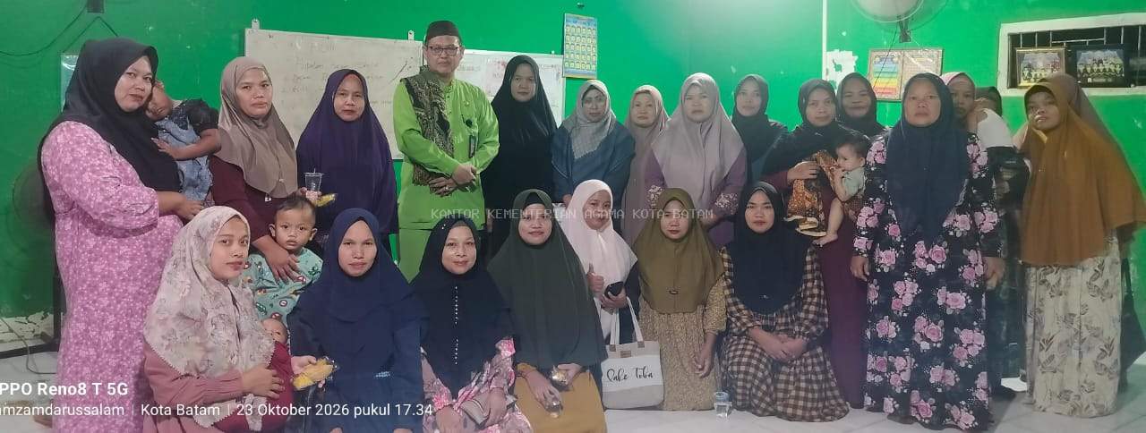 Perkuat Adab dan Benteng Aqidah, Penyuluh KUA Sagulung Gelar Penyuluhan di Majlis Taklim Al Hikmah