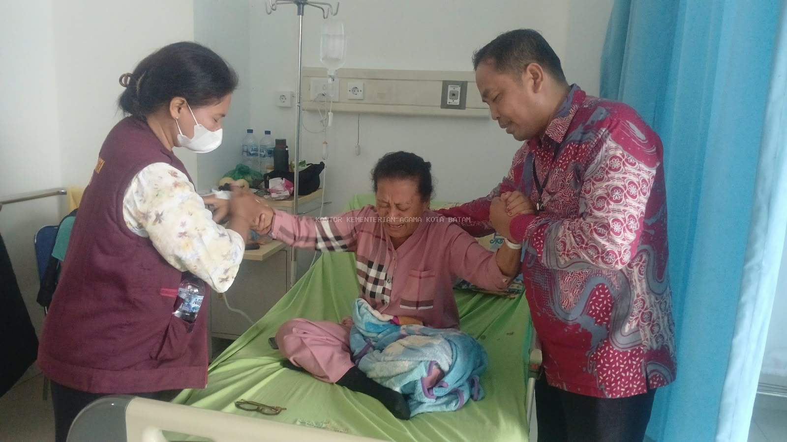 Penyegar Jiwa di RSUD Embung Fatimah: Kemenag Batam Kokohkan Iman Pasien lewat Sentuhan Kasih Pemulihan