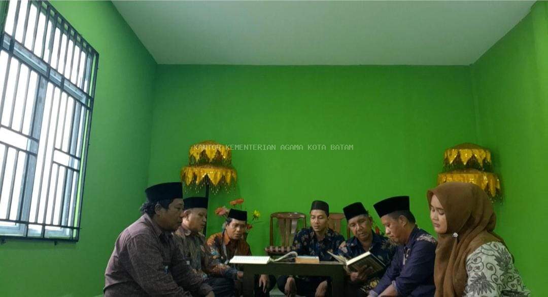 KUA Bulang Gelar Rapat Evaluasi Kinerja Oktober 2026 dan Khataman Al-Qur'an Rutin