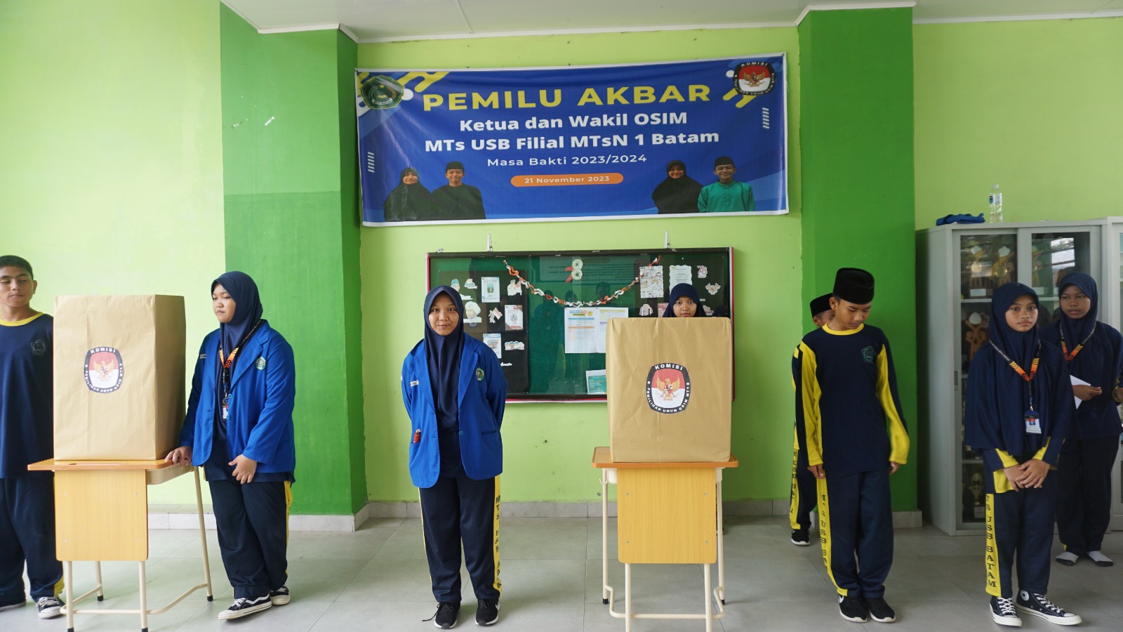 Kegiatan Pemilihan Ketua dan Wakil Ketua OSIM MTs Filial MTsN 1 Batam Sebagai Media Edukasi Siswa Tentang Demokrasi
