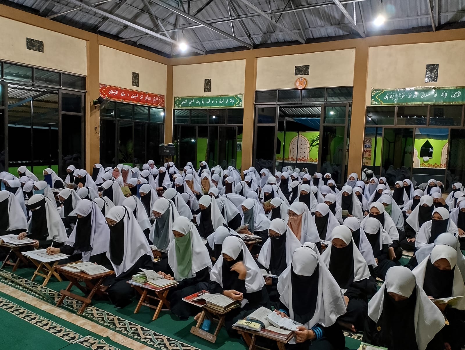 Kitab Kuning sebagai pelajaran tambahan di Pondok Pesantren Nurul Qur'an