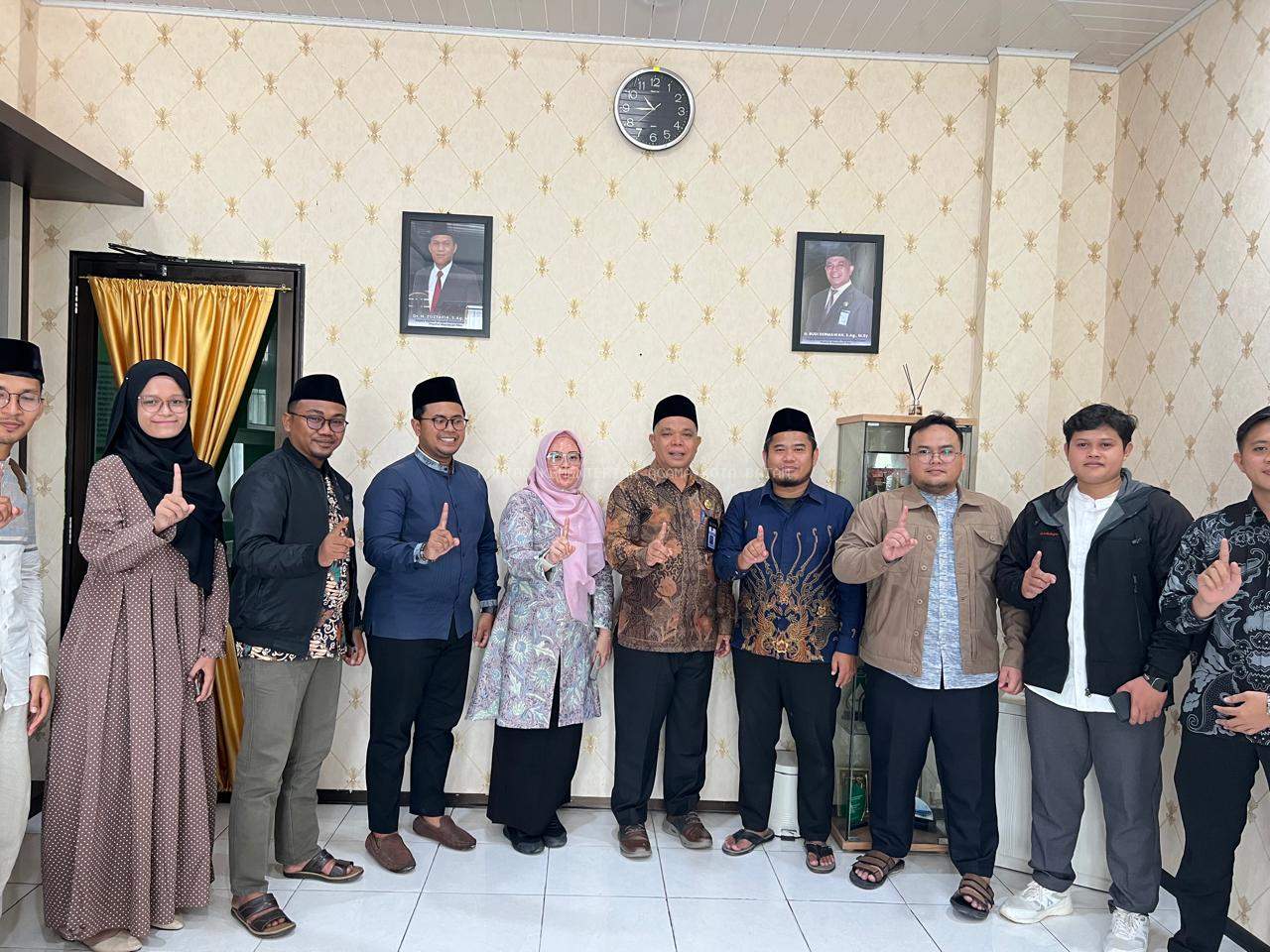 "Kepala Kemenag Batam Sambut Audiensi Panitia ASEAN Muslim Scout Jambore 2026"