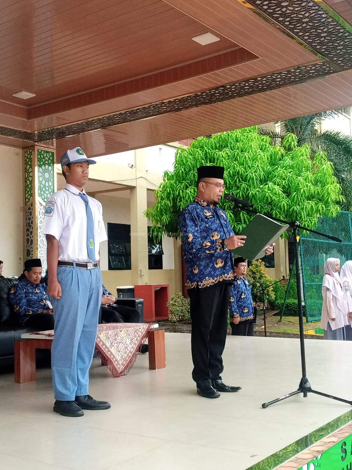 Kemenag Batam Gelar Upacara Hari Pahlawan, Resdin Efendi Sampaikan Pesan Keteladanan
