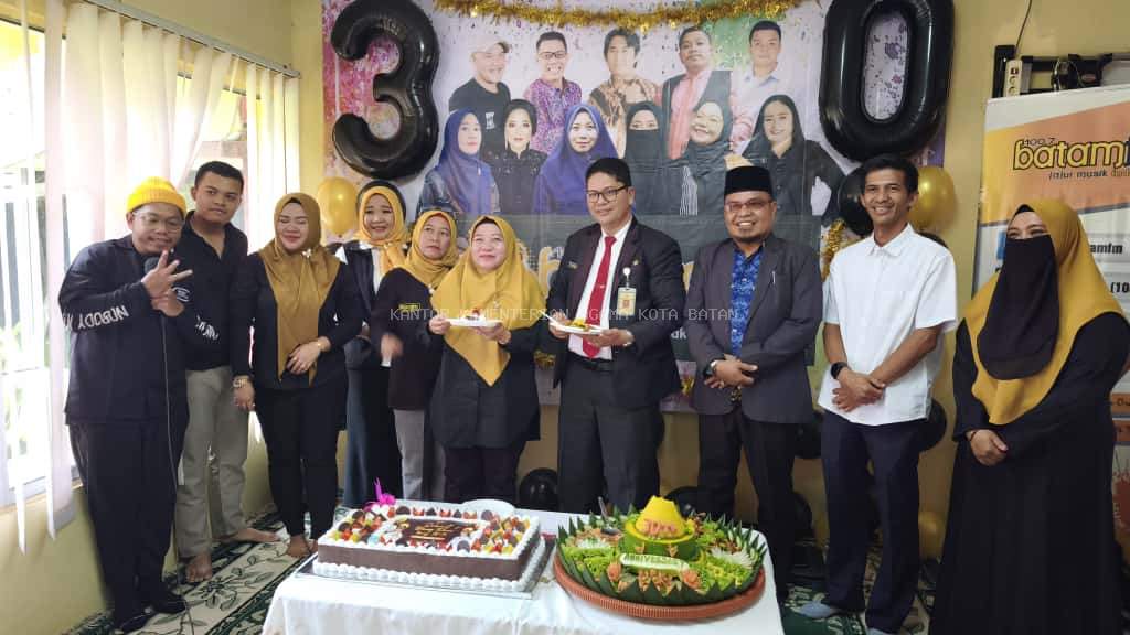Batam FM Rayakan HUT ke-30, Kasubbag TU Kemenag Batam Sampaikan Tausiah Syukur