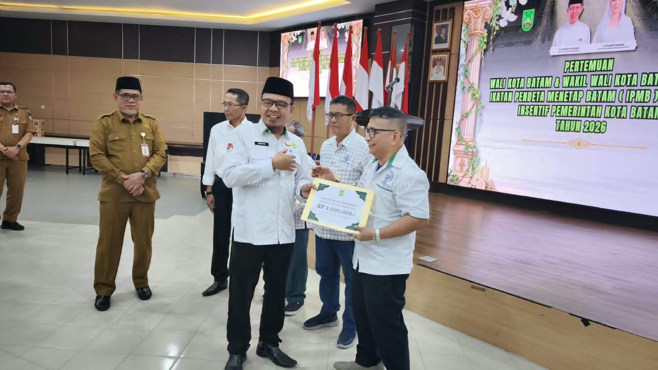 Kasubbag TU Kemenag Batam Hadiri Pertemuan Wali Kota dengan Ikatan Pendeta Menetap Batam