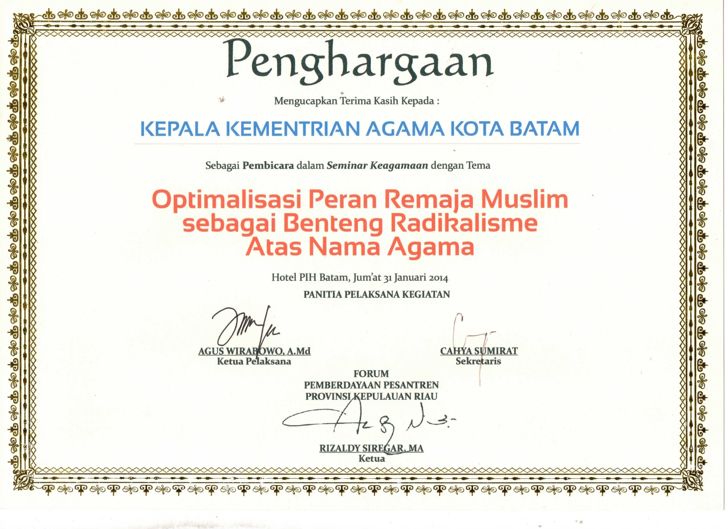 Piagam Penghargaan Optimalisasi Peran Remaja Muslim 